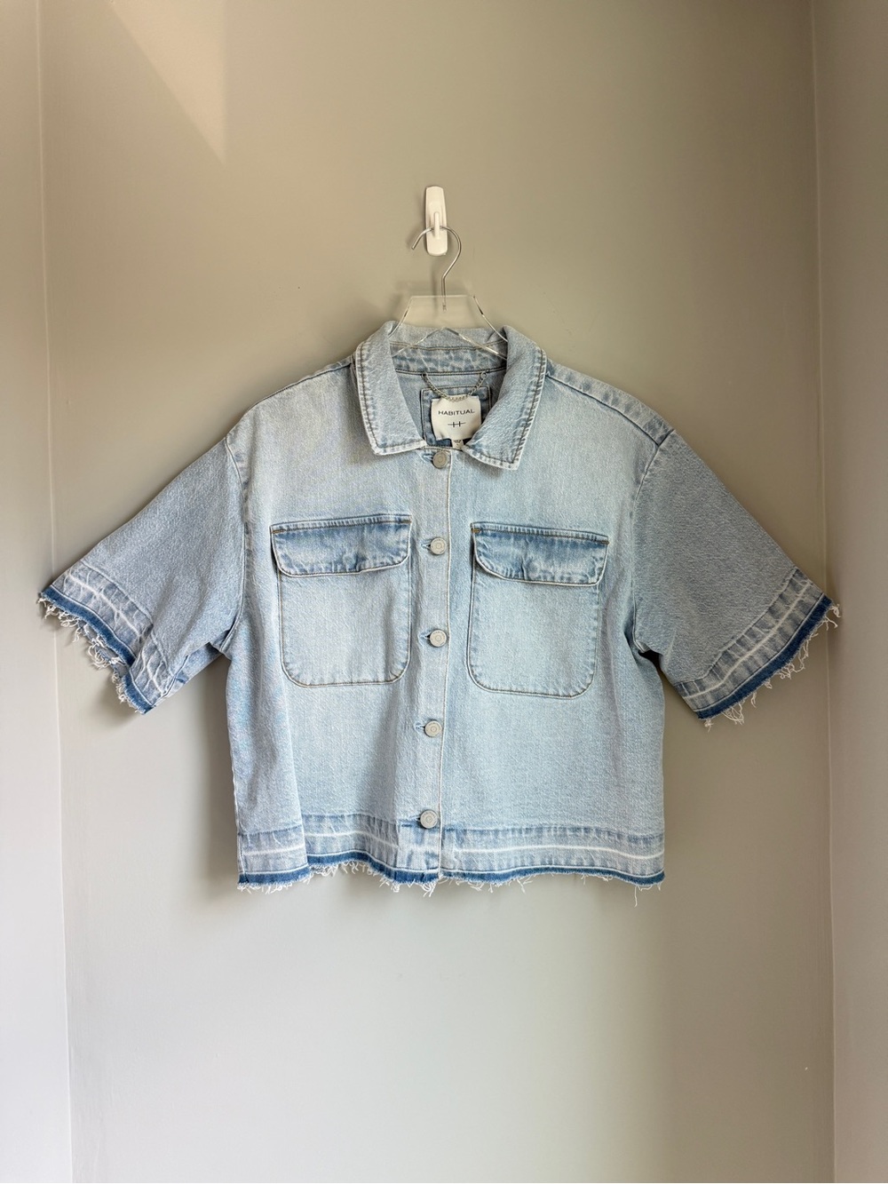 Habitual Denim Boxy Short Sleeve Denim Button Down Shirt Large Frayed Blue Jean